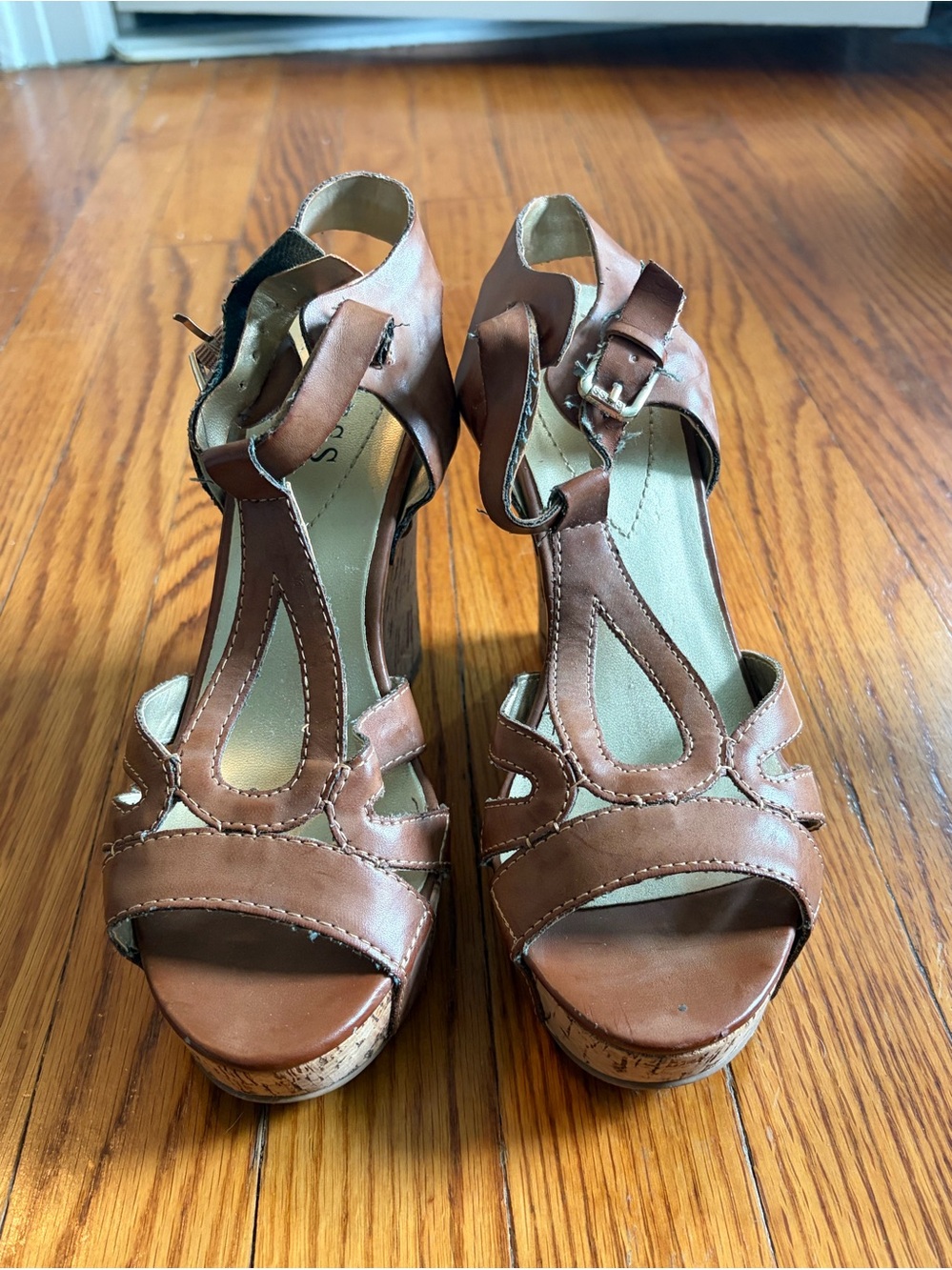 Guess tan vegan Leather T-Strap Wedge Sandals size 7